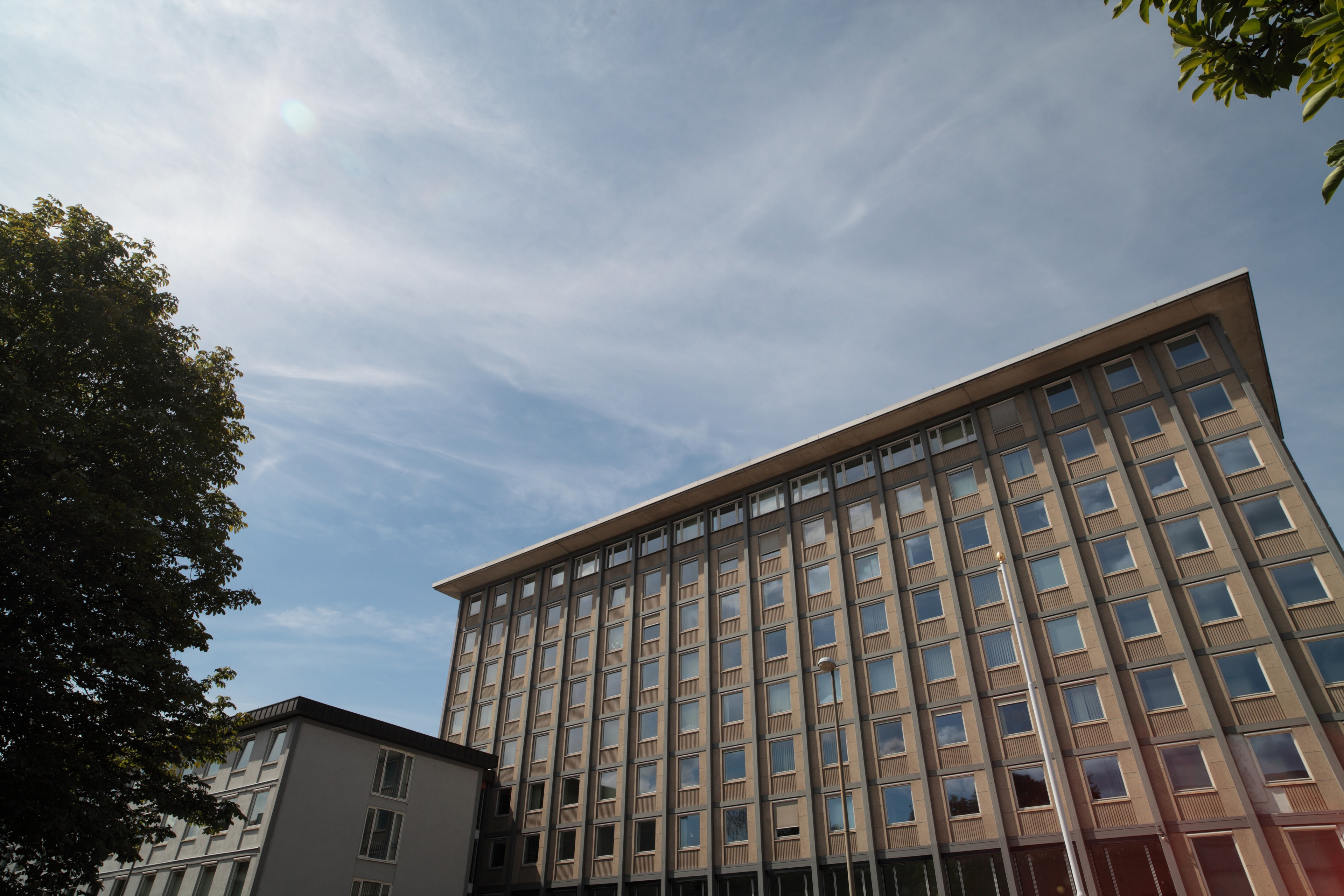 Landgericht Koblenz, Gebäudefront